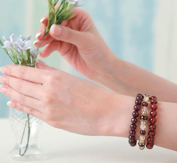 1月の誕生石「ガーネット」